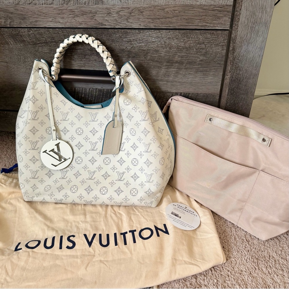 Louis Vuitton White Monogram Mahina Carmel Hobo in Snow